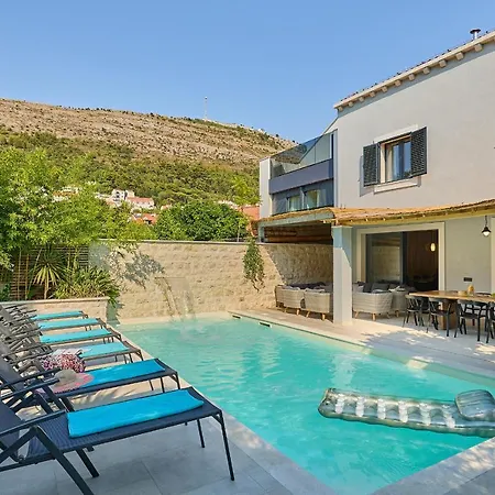 Hedera Villa